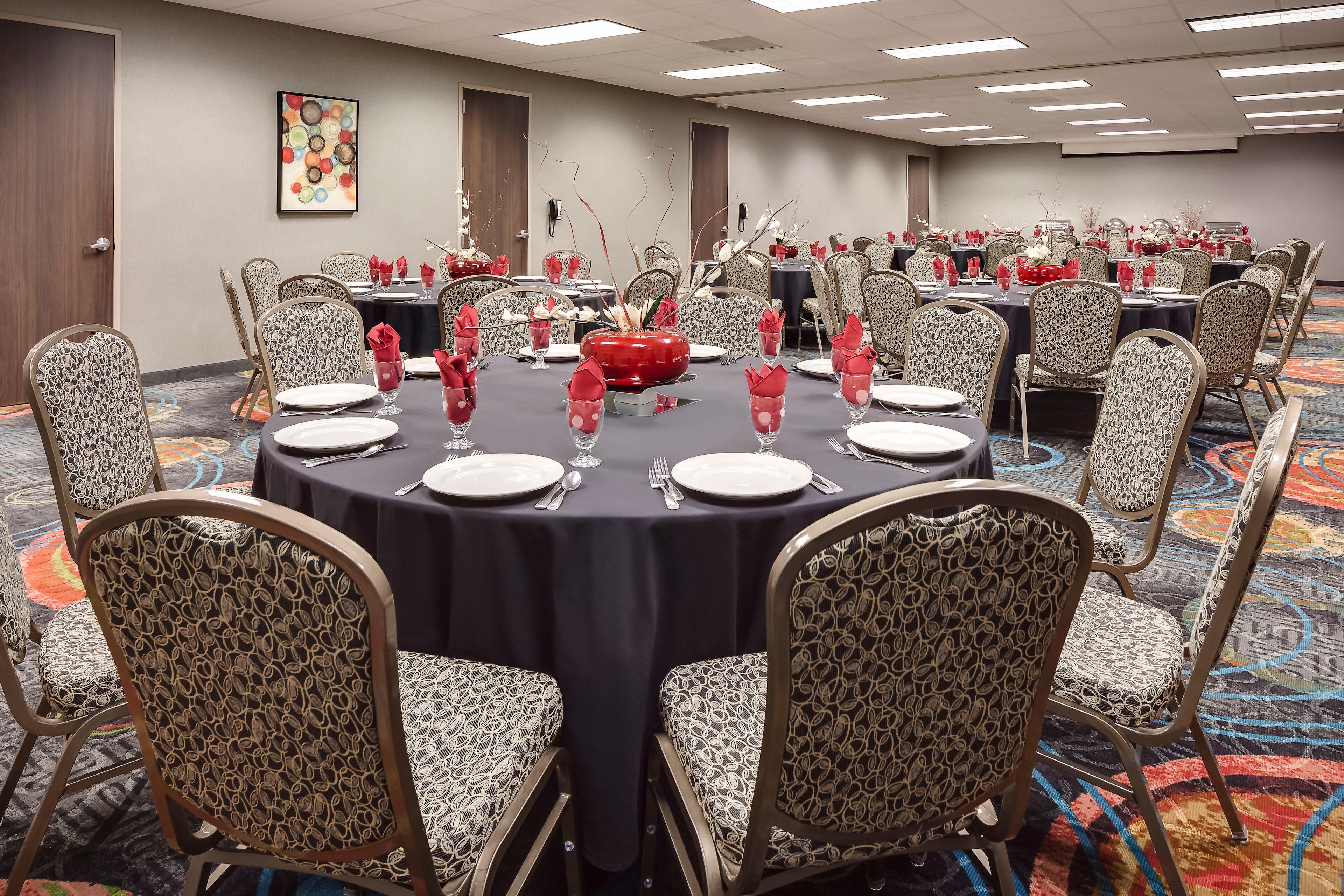 Hotel East I-35 By Ihg