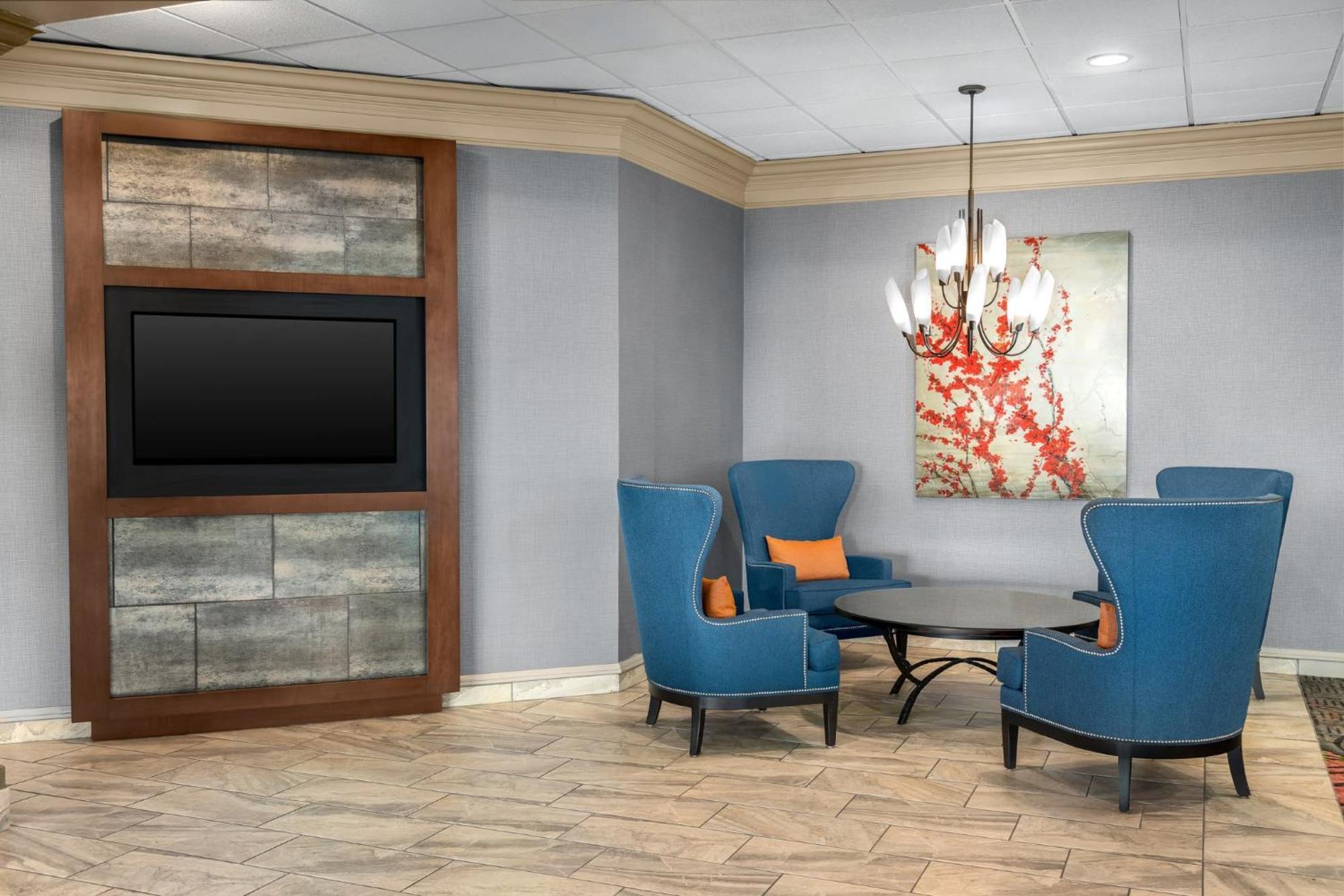 East I-35 By Ihg