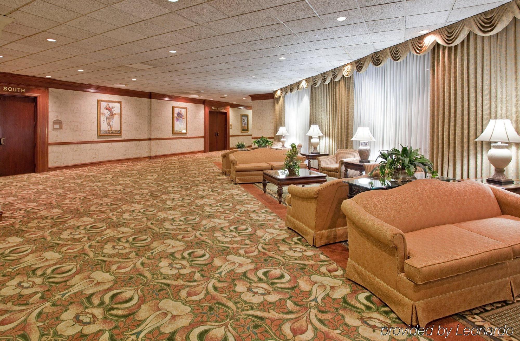 East I-35 By Ihg Hotel 3*