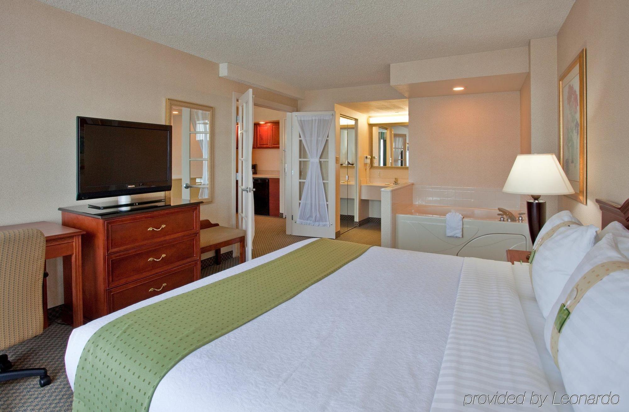 Hotel East I-35 By Ihg Wichita