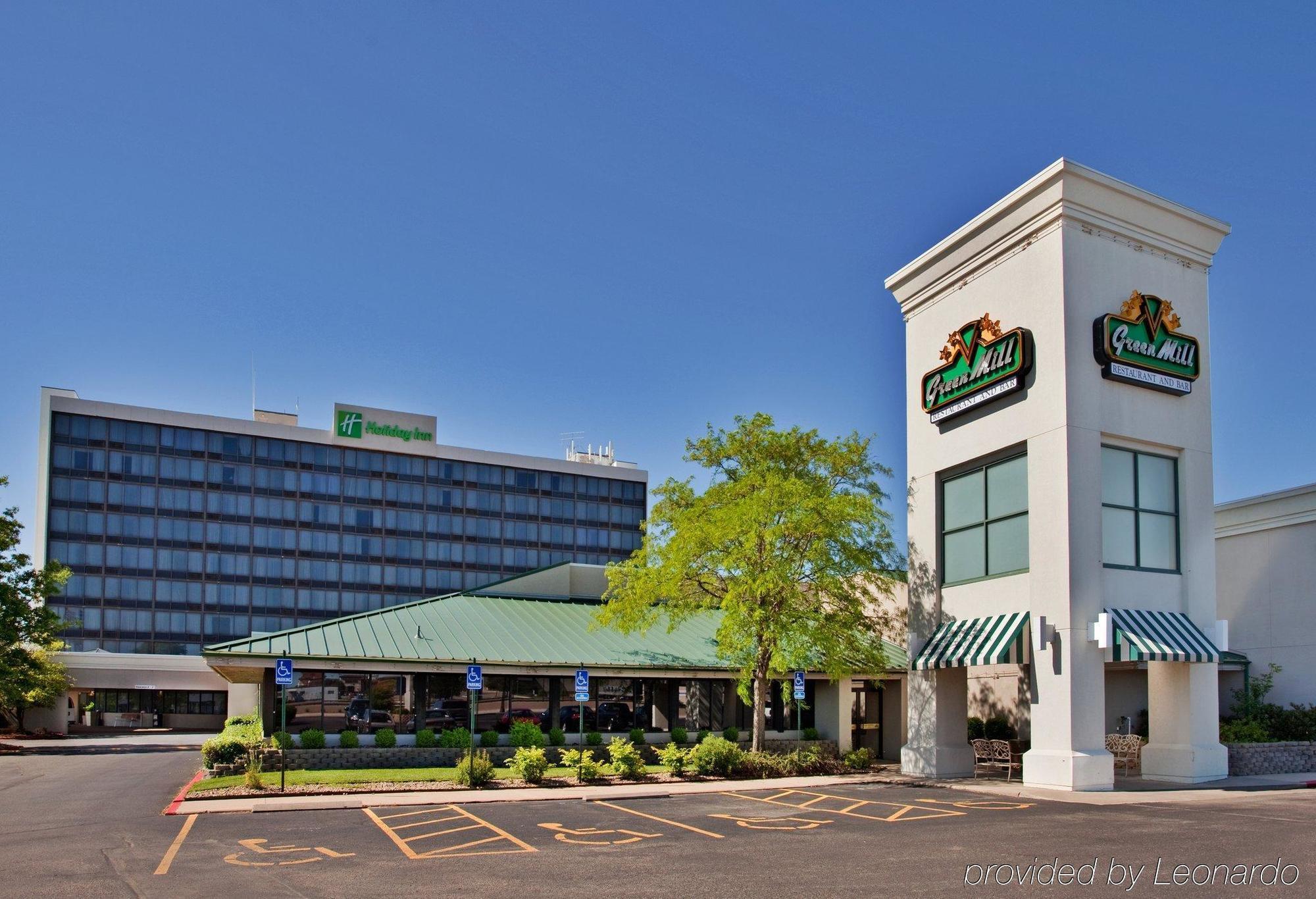 East I-35 By Ihg Wichita