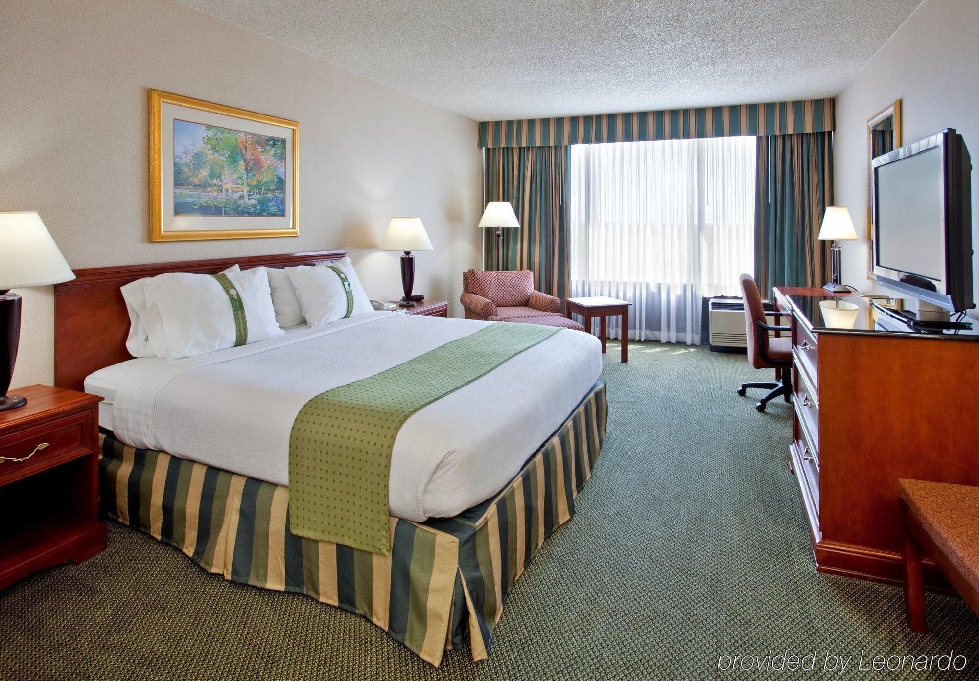 East I-35 By Ihg Hotel 3*